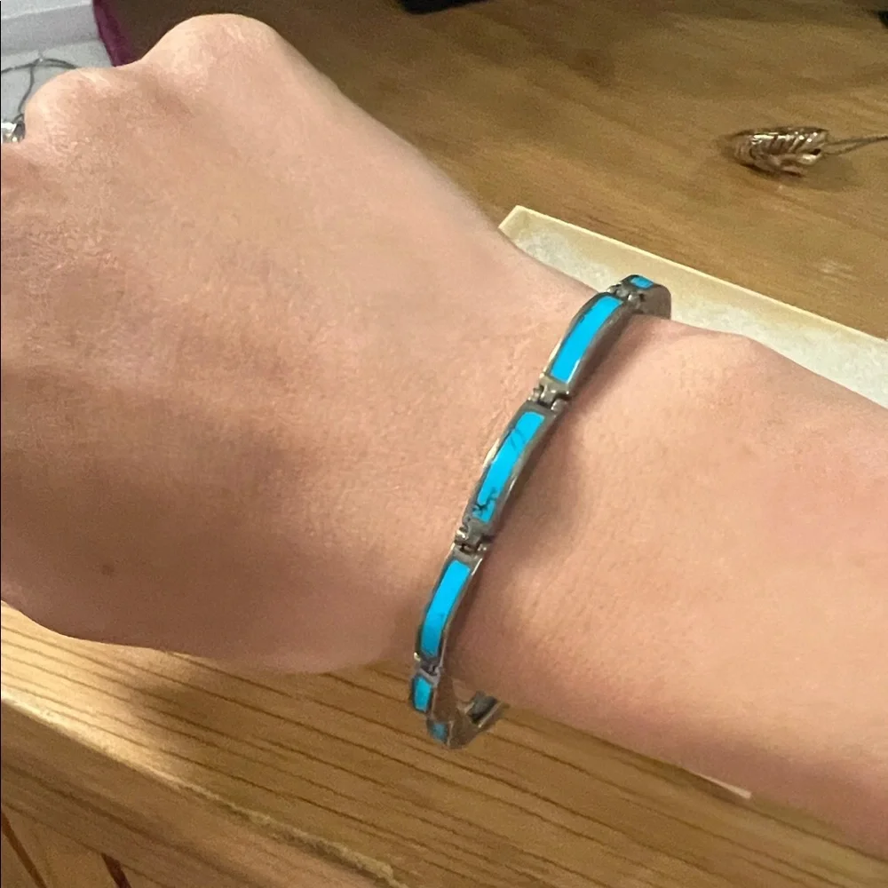 Silver and Turquoise Jewelry Set - Picture 4 of 5